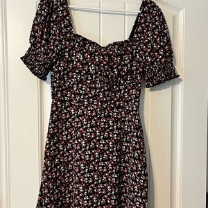 Black floral puff sleeve dress size medium